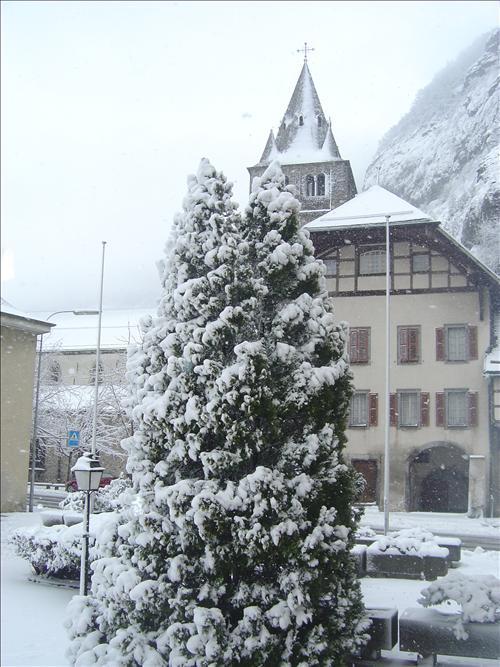 La Dent-Du-Midi Hotel & Restaurant Saint-Maurice Exteriér fotografie